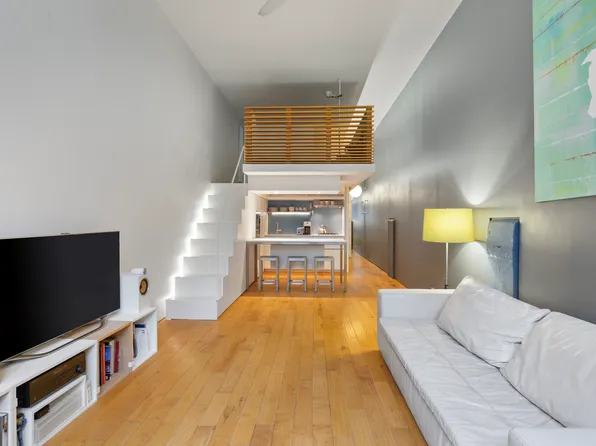 155 West 15th Street image 4 of 10