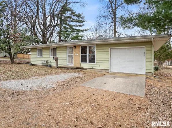 520 S 6th St, Herrin, IL 62948