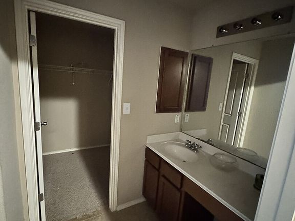 4th image of 6714 Harbor Flds