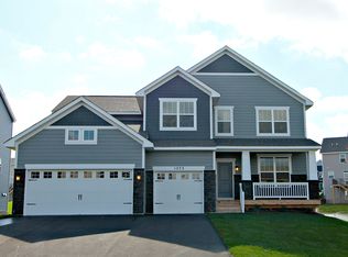 1273 Interlachen Dr, Eagan, MN 55123