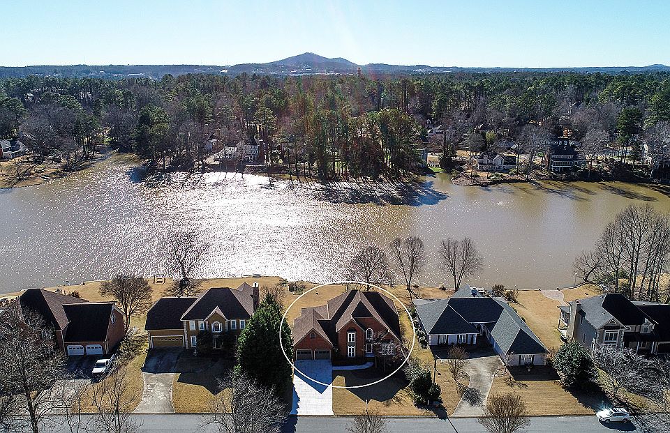 2nd image of 148 N Lakeside Dr NW