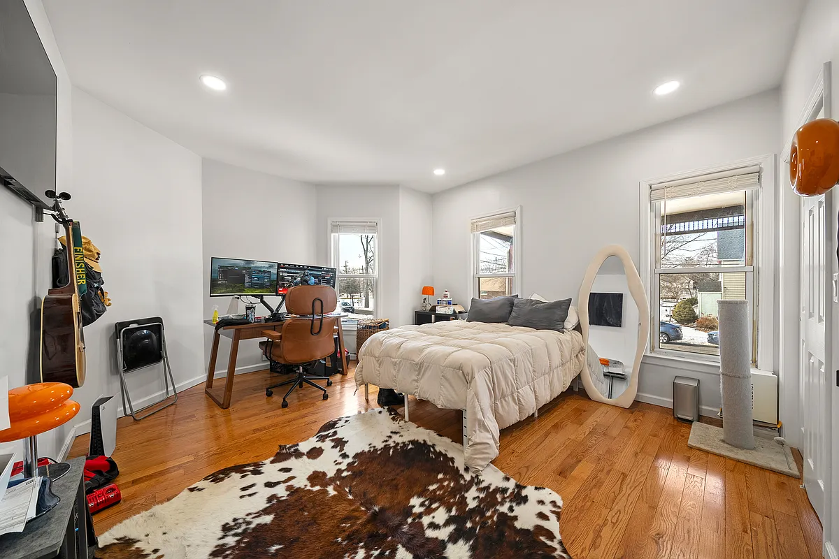 Building Photo - 31 Park Ave #1