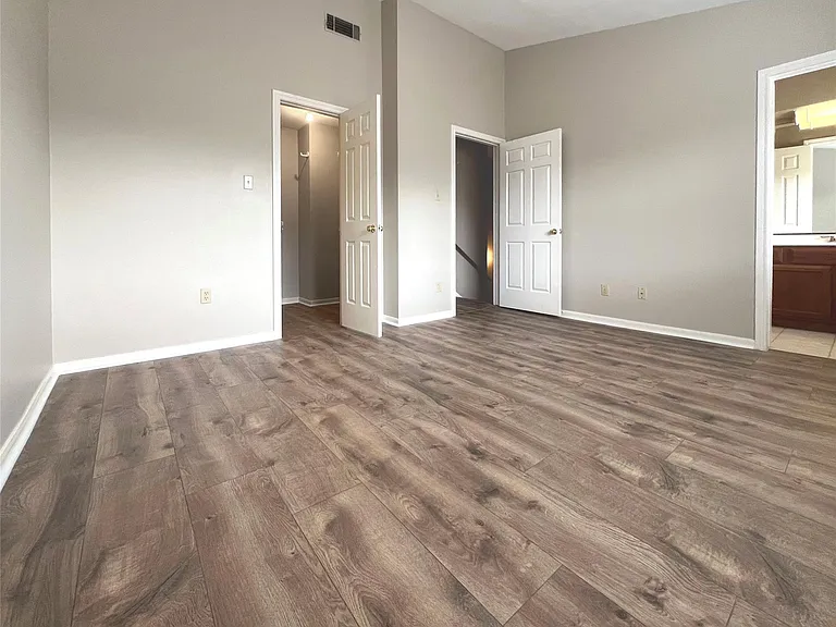 3300 Bellefontaine St #2 — Photo 17