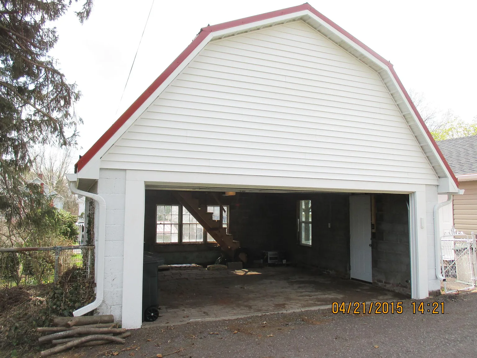 2 bed, 1.5 bath, 1300 sqft, $1,850 — Photo 3