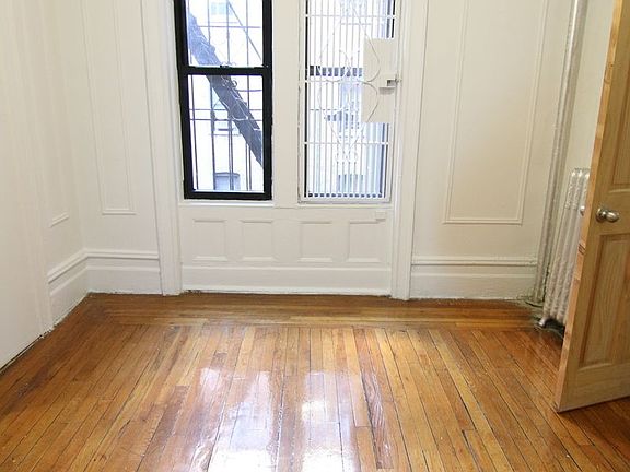 2nd image of 121 La Salle St APT 8