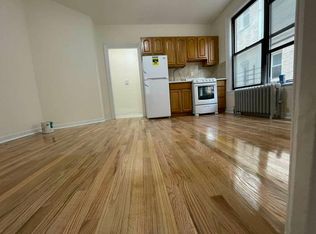 31-20 33rd St #1F, Astoria, NY 11106