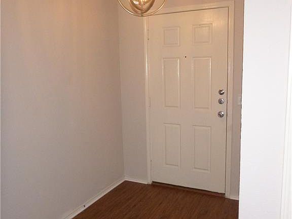 3rd image of 1514 Lakeside Dr