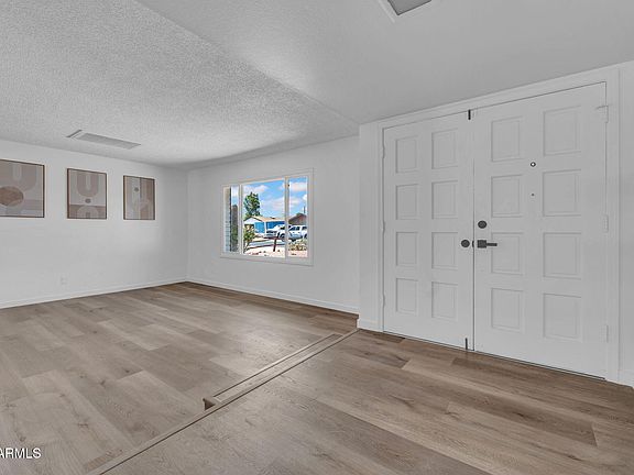 5th image of 5215 W HEARN Road