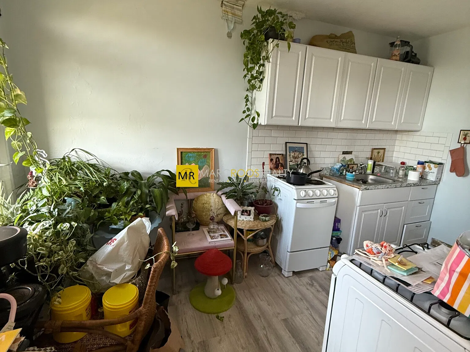 406 Beacon St — Photo 4