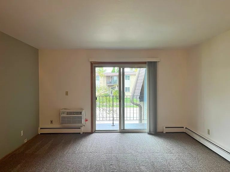 2 Bedroom Walkthrough (C) Living Room
