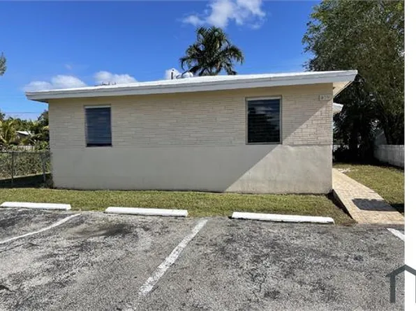 409 SW 4th Ter Unit W, Hallandale, FL 33009