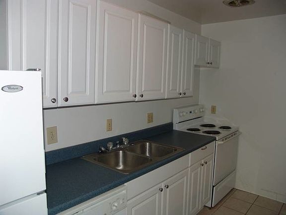3rd image of 4531 McPherson Ave APT 202