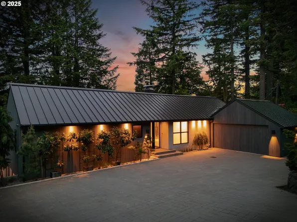 5202 SW Burton Dr, Portland, OR 97221