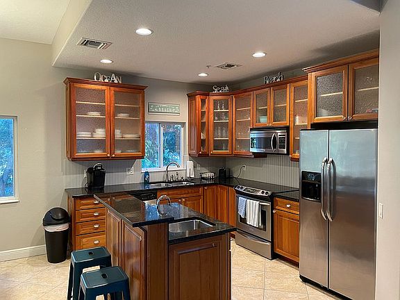 5th image of 605 Poinsettia Ave APT 8