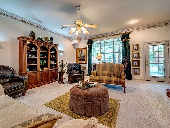 5th image of 107 Water Oak Dr