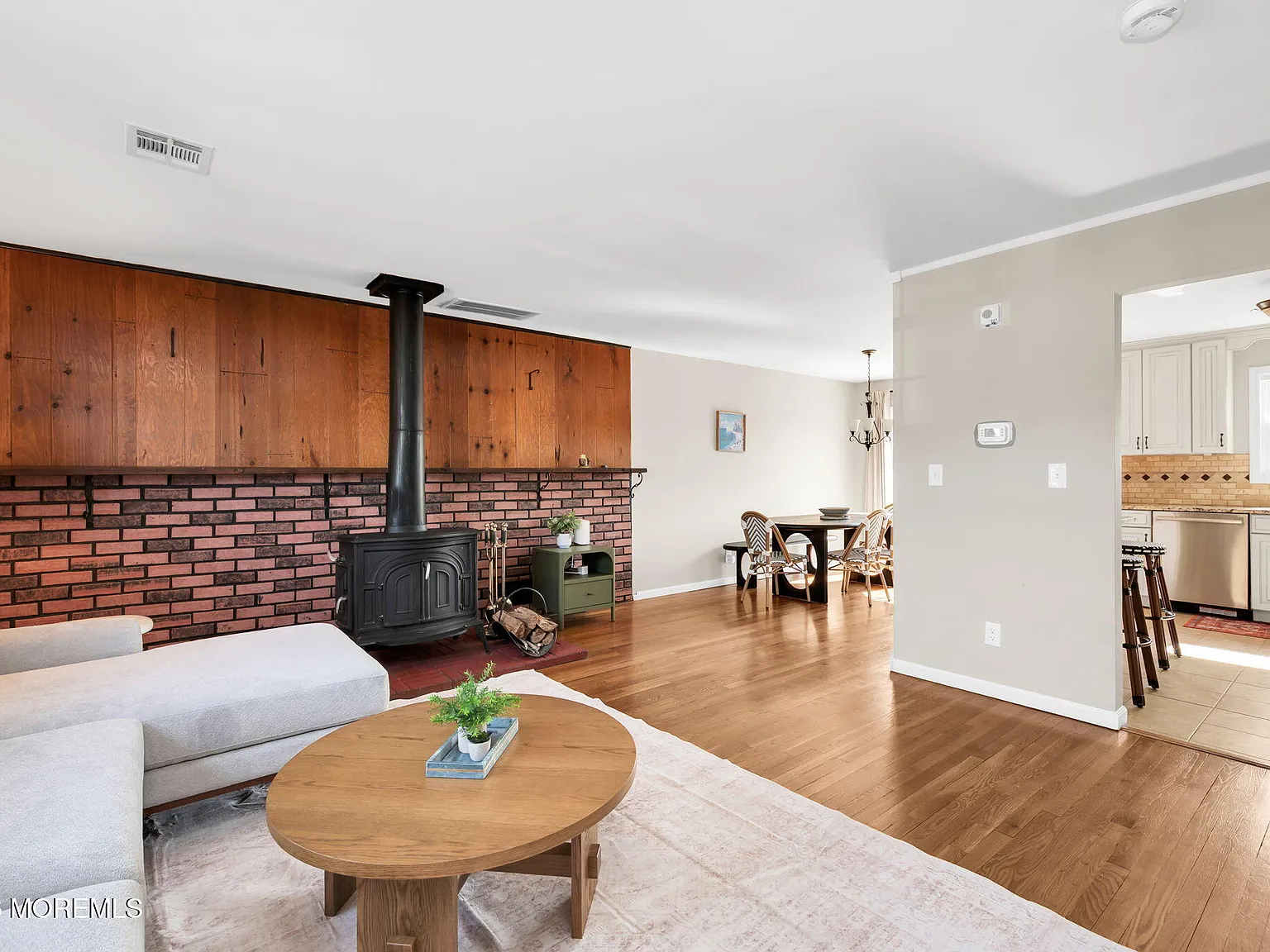 4 bed, 1929 sqft, $4,000 — Photo 4
