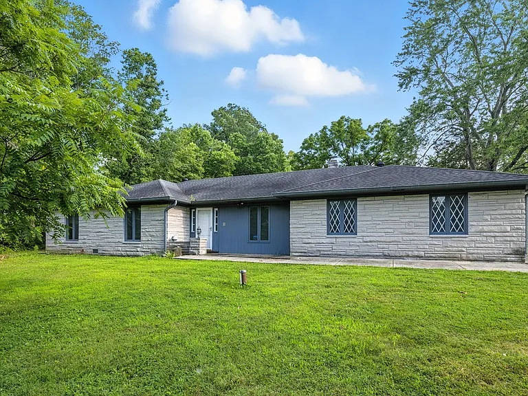 5551 N Raceway Rd — Photo 1