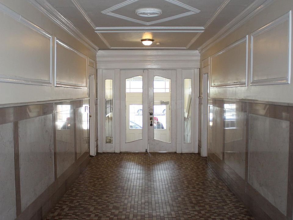 2nd image of 840 Howard Ave #10
