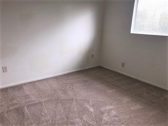 5th image of 2515 De La Vina St APT 7