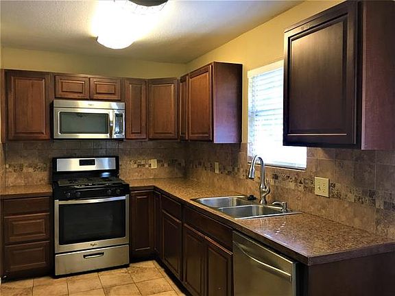 5th image of 1713 Redwood Pl