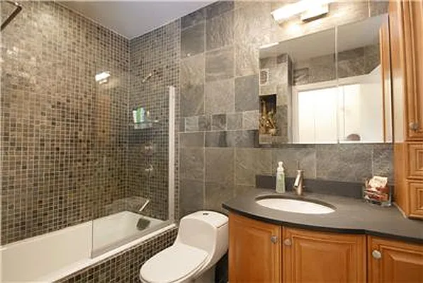 Sold by Warburg | media 1