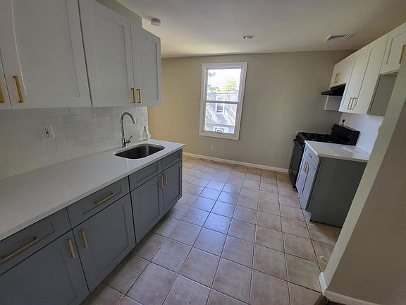 2nd image of 109 N Maple Ave Floor 2