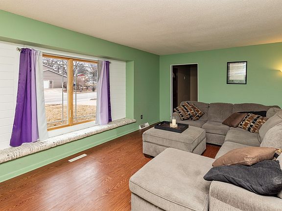 3rd image of 4501 Aurora Ave