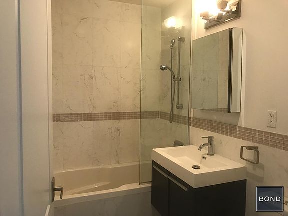 3rd image of 2311 21st Ave APT 2K