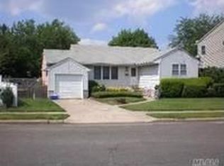 2893 Terra Park Ln, Wantagh, NY