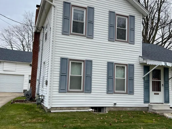 711 West St, Three Rivers, MI 49093