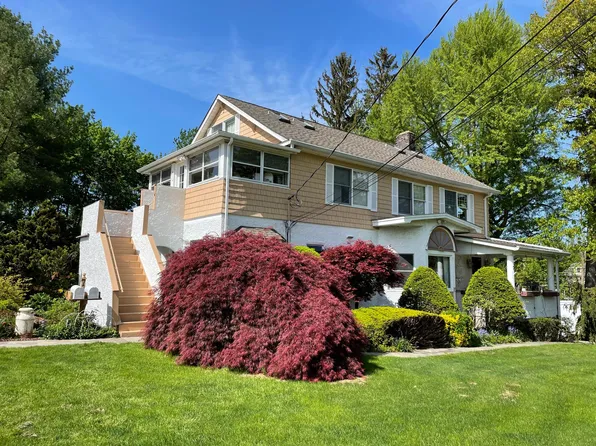 7 Travis Ave APT 2, Montrose, NY 10548