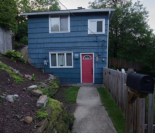 4th image of 297 Riverdale Dr