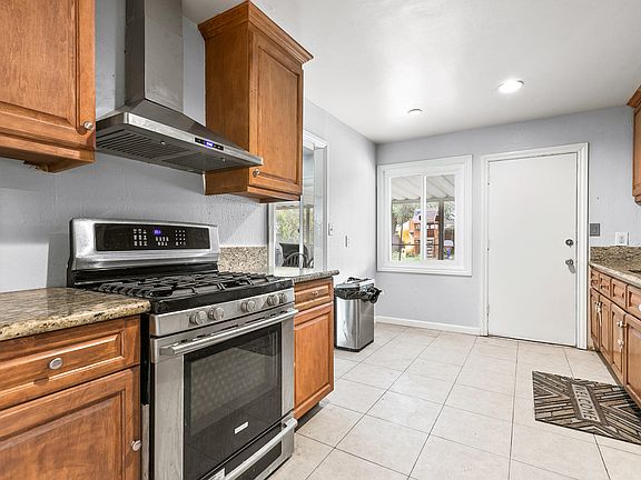 5th image of 45026 Harlas Ave