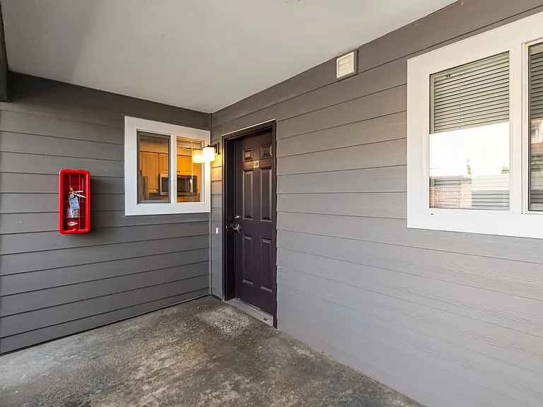 Parkview Apartments Your Next Home Awaits! — Photo 22
