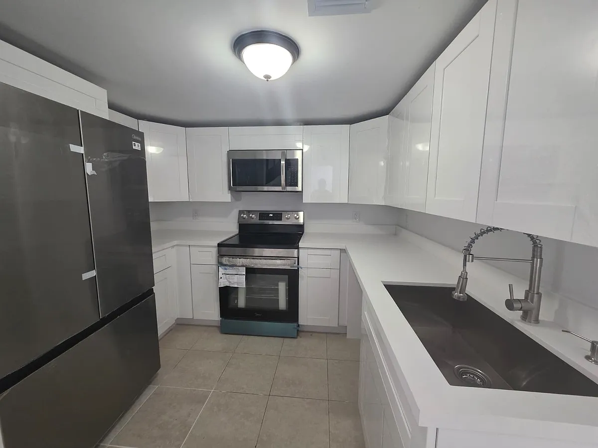 kitchen - 831 SW 3rd St #831