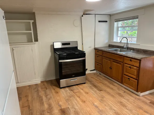 820 56th St, Oakland, CA 94608