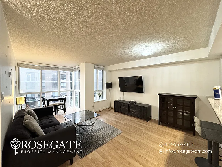 801 King St W #514 — Photo 9