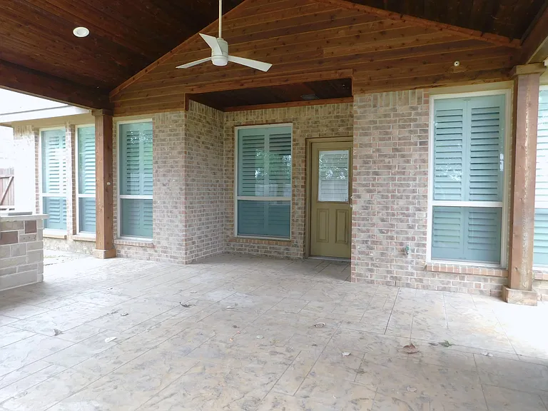 2401 Windhaven Dr — Photo 34