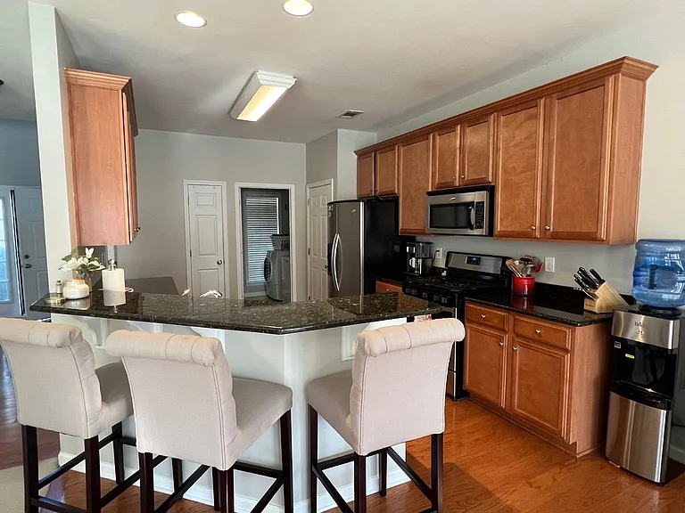 127 Tilton Dr — Photo 2