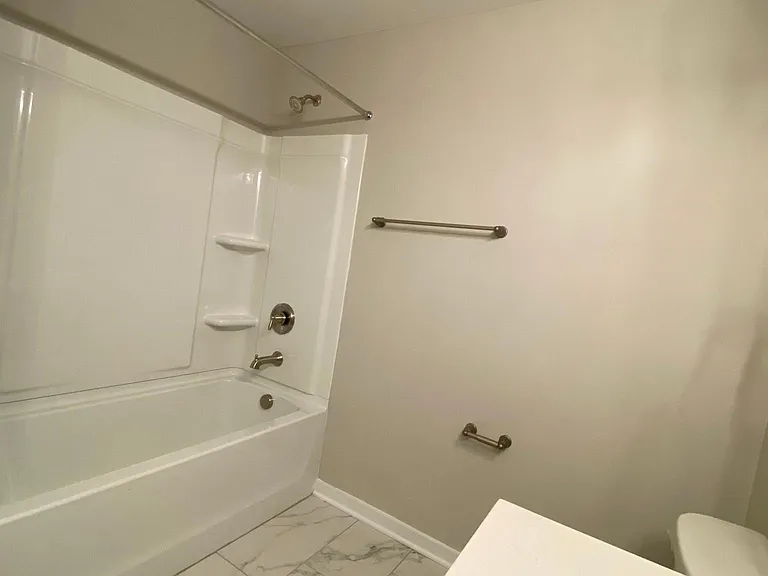 512 Main St — Photo 10