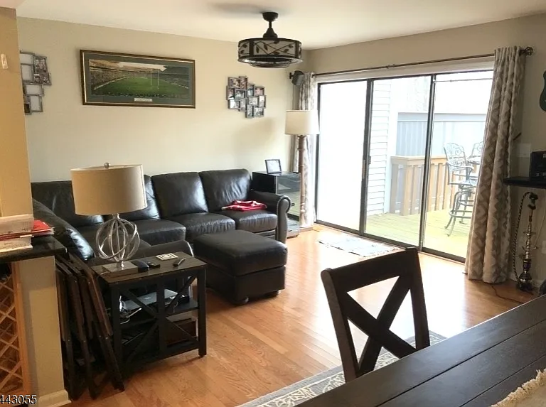 48 Aberdeen Dr — Photo 3