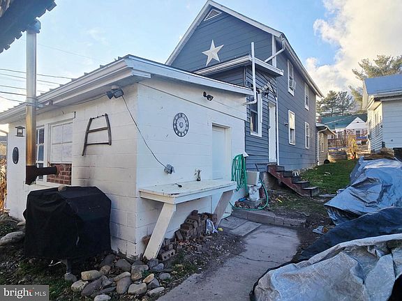 2nd image of 326 Locust St