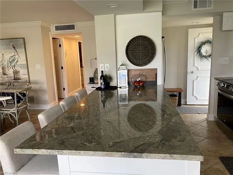 1910 Gulf Shore Blvd N #112 — Photo 18