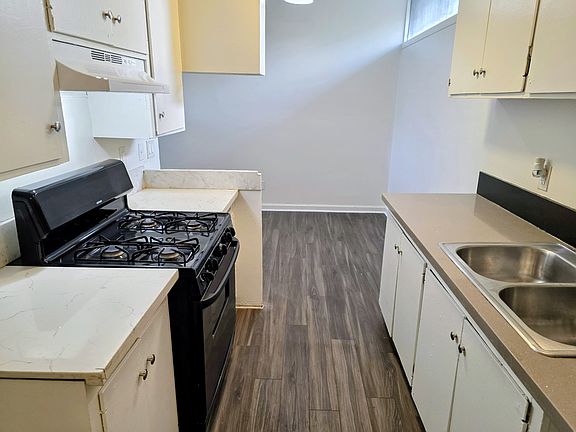 2nd image of 2303 Windsor Dr