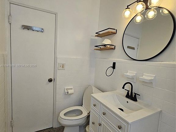 5th image of 1100 NE 115th St #1100