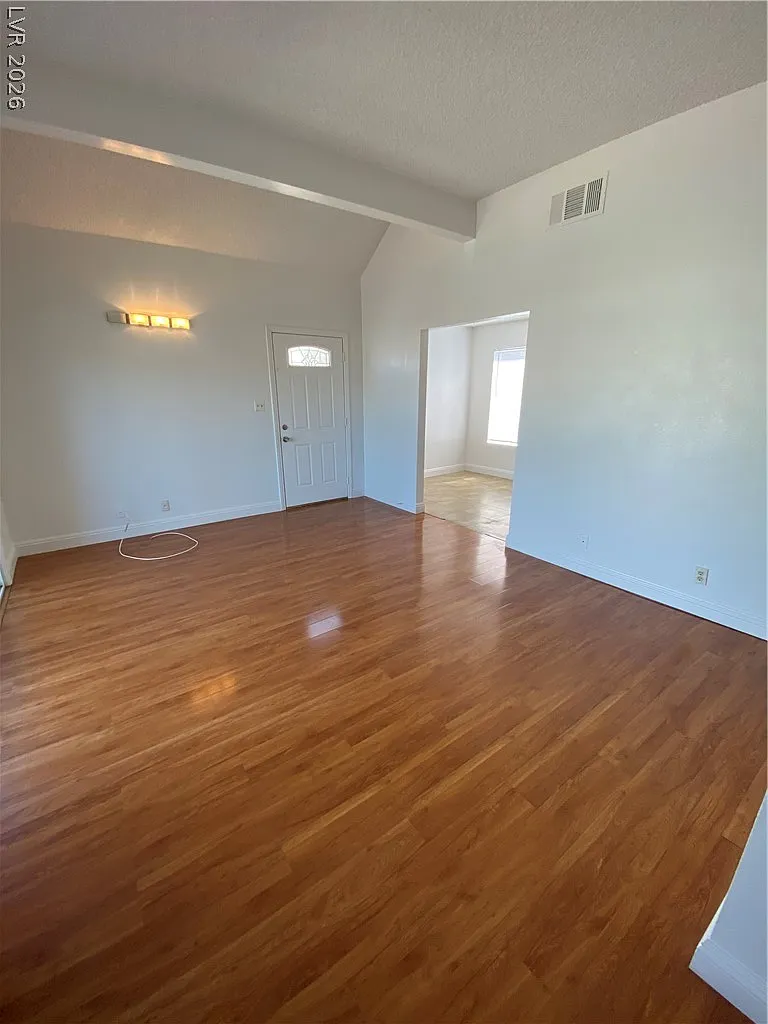 2 bed, 2.0 bath, 981 sqft, $1,350 — Photo 3