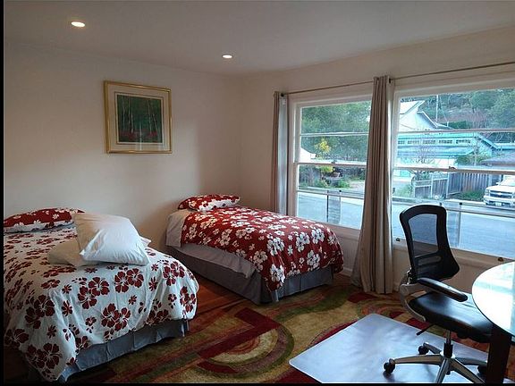 5th image of 2046 Mezes Ave