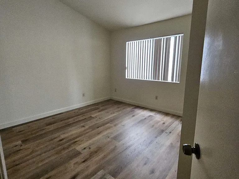 13304 Valleyheart Dr #207 — Photo 10