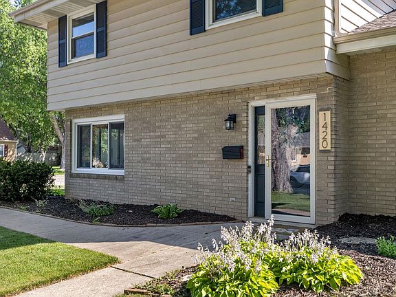 4th image of 1420 S Riverdale Dr