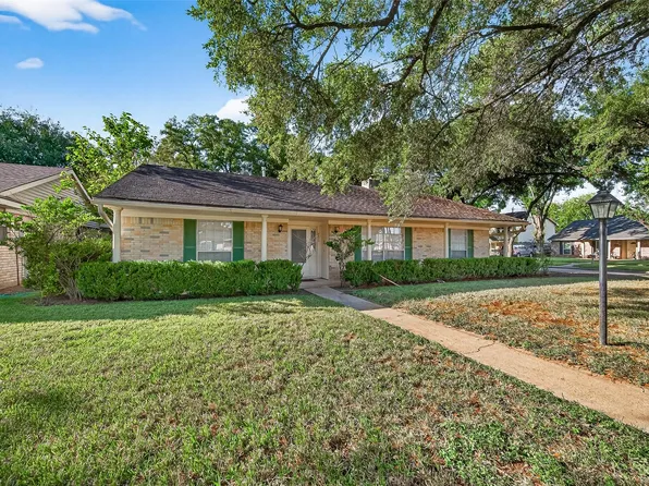 9602 S Petersham Dr, Houston, TX 77031